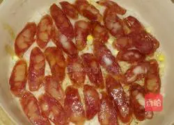 Illustration of how to make sausage claypot rice 6