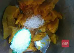 Illustration of how to make pumpkin hair cake 3