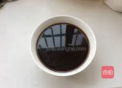 Illustration of how to make brown sugar buckwheat and black sesame flower rolls 1