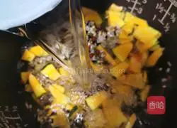 Illustration of how to make pumpkin porridge for nourishing the stomach in all seasons 6