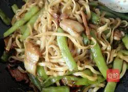 Illustration of how to make braised beans and noodles 9