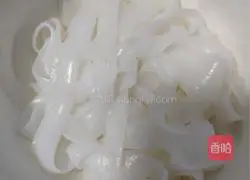 Illustration of how to make fried rice noodles 1