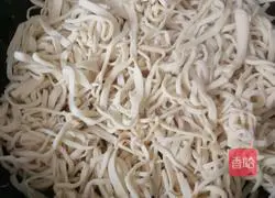 Illustration of braised noodles 11