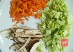 Illustration of how to make mushroom and chicken porridge 2