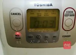 Illustration of Sichuan Sausage and Mushroom Braised Rice 9