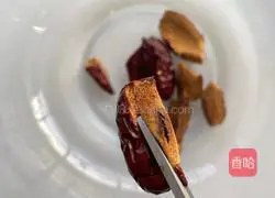 Illustration of how to make millet and red date porridge 2