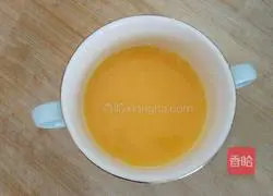 Illustration of how to make butterfly flower roll 3