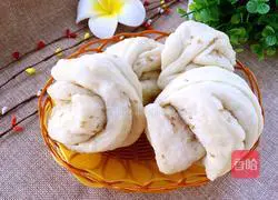 Illustration of how to make steamed flower rolls 5