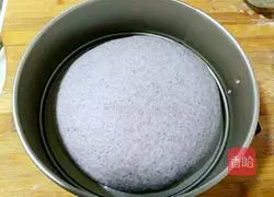 Illustration of how to make black rice cake 8