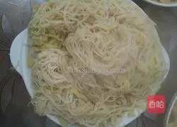 Illustration of how to make spring rolls 1