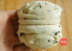 Illustration of how to make sesame rolls 9