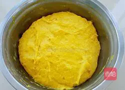 Illustration of how to make red date and pumpkin hair cake 9