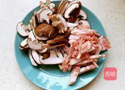 Illustration of how to make braised mushroom noodles 1