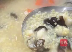 Illustration of how to make fungus, yam and millet porridge 9