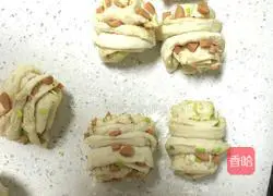  Illustration of how to make ham and green onion rolls 12