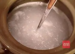 Illustration of how to make pork ribs and frog porridge 2