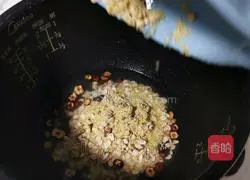Illustration of how to make red date oatmeal and white fungus porridge 5