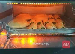 Illustration of how to make baked pot stickers 6