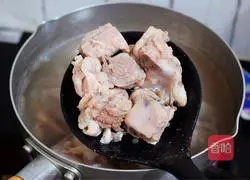 Illustration of how to make scallop and pork ribs porridge 4