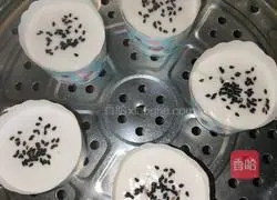 Illustration of how to make steamed rice cake 8