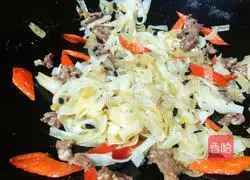 Fried rice noodles with black pepper and beef Practice illustration 9