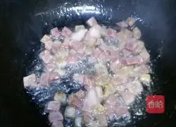 Illustration of how to make ham and potato braised rice 5