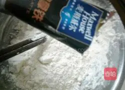 Illustration of how to make corrugated flower rolls 2