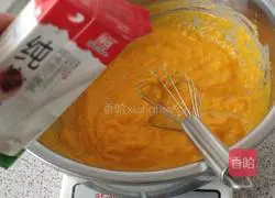 Illustration of how to make healthy pumpkin hair cake 3
