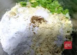 Illustration of how to make Yuqian cornmeal steamed buns 3