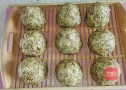 Illustration of how to make Yuqian Wotou 7