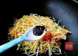 Illustration of how to make vegetable pancakes 7