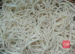 Illustration of how to make cold noodles 2