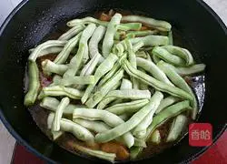 Illustration of Braised Pork and Bean Noodles 9