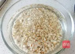 Illustration of how to make yam and barley porridge 1