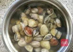 Illustration of how to make rice noodles 1