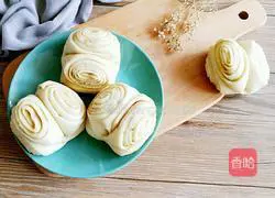 Illustration of how to make salt and pepper rolls 20