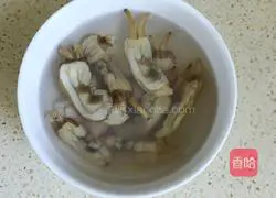 Illustration of how to make seafood milk porridge 1