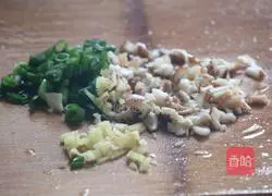 Illustration of how to make pan-fried potato and multi-grain rice balls 3