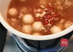 Illustration of how to make Yuanxiao stuffed with wolfberry wine 5