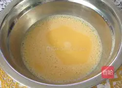 Illustration of how to make fried rice balls 2