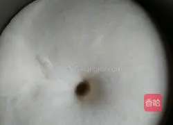 Illustration of how to make ham sausage rolls 3