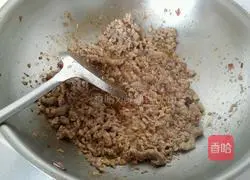 Illustration of how to make cold noodles with pickled mustard and minced meat 9