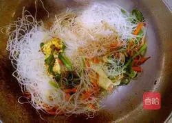 Illustration of how to make fried rice noodles 6