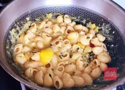 Pumpkin and Soy Milk Boiled Macaroni - Rich and Full Recipe Illustration 7