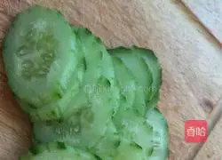 Illustration of how to make shrimp burgers 5