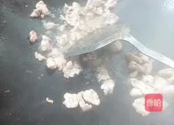 Stir-fried lean meat Illustration of how to make rice noodles 3