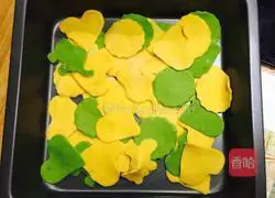 Illustration of how to make large plate of chicken braised colorful noodles 9