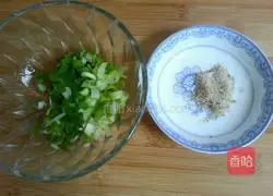 Illustration of how to make homemade onion rolls 5