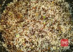 Illustration of braised rice with beef cubes 2