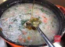 Illustration of how to make vegetable lean meat porridge 14